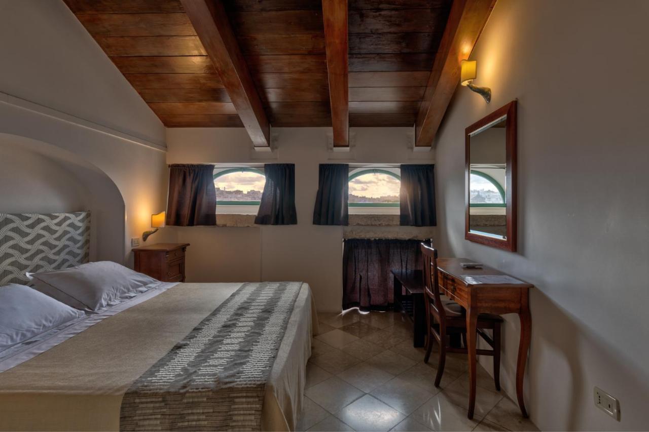 Hotel La Terra Остуни Екстериор снимка