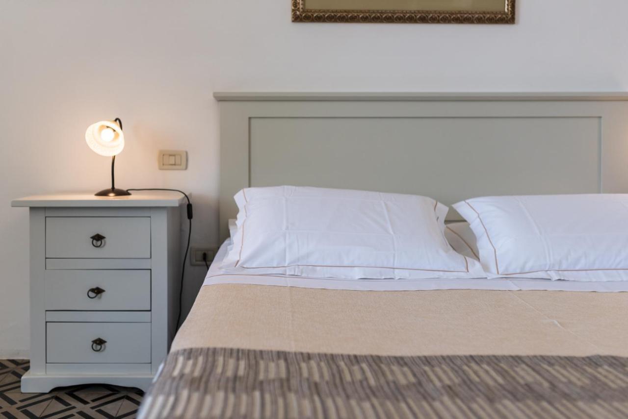 Hotel La Terra Остуни Екстериор снимка