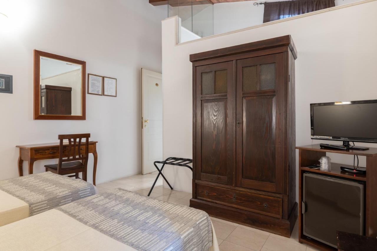 Hotel La Terra Остуни Екстериор снимка