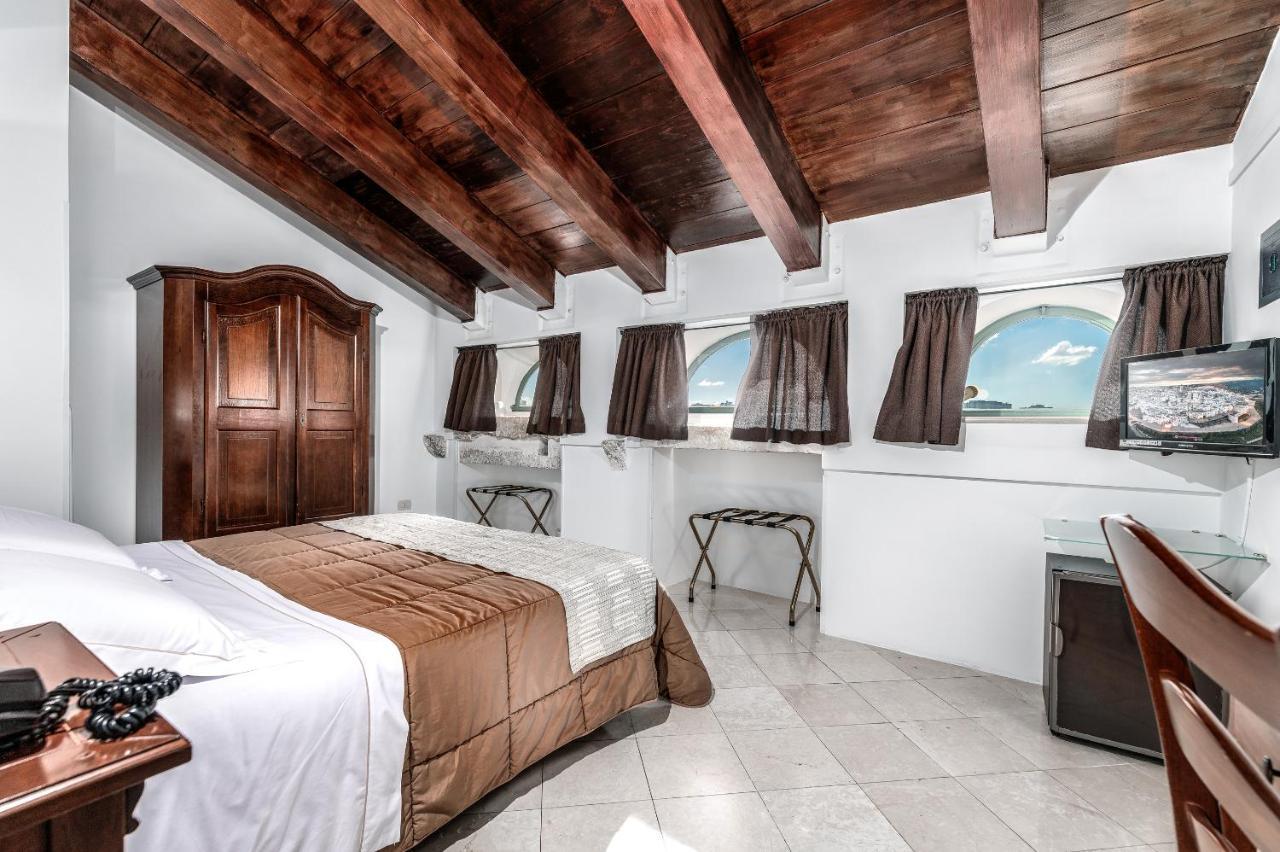 Hotel La Terra Остуни Екстериор снимка