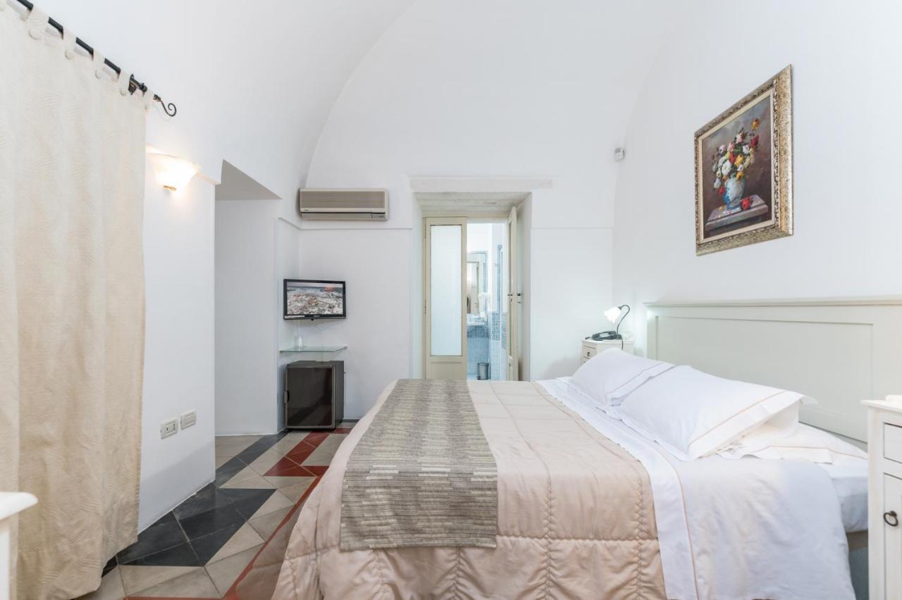 Hotel La Terra Остуни Екстериор снимка