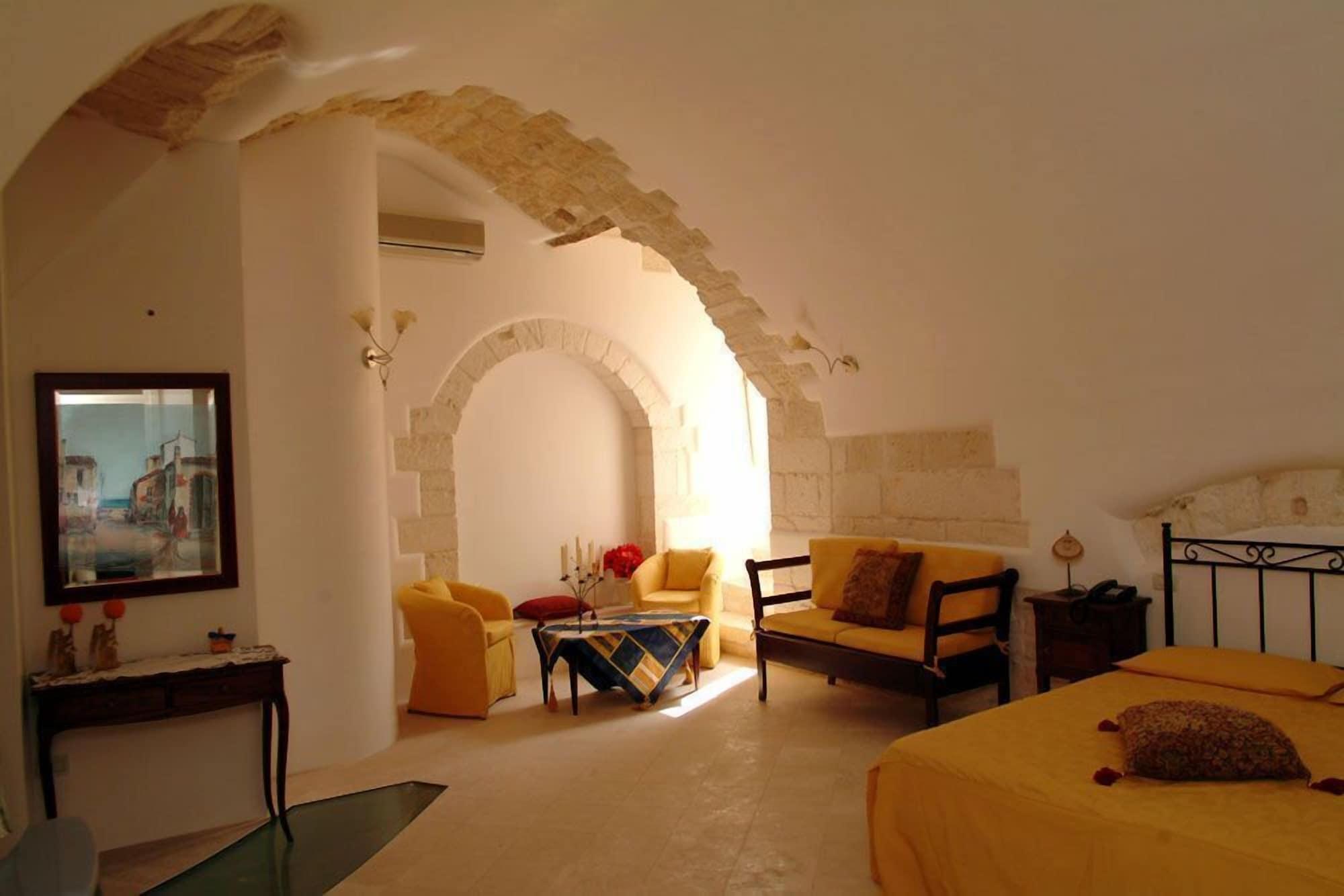Hotel La Terra Остуни Екстериор снимка